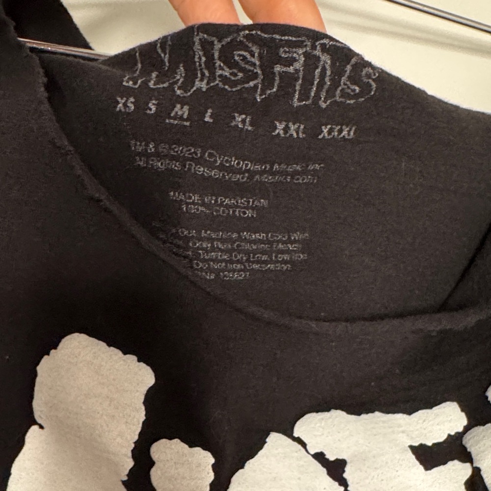 Official Misfits Branded Band Tee Raw Hem Collar - Picture 3 of 5